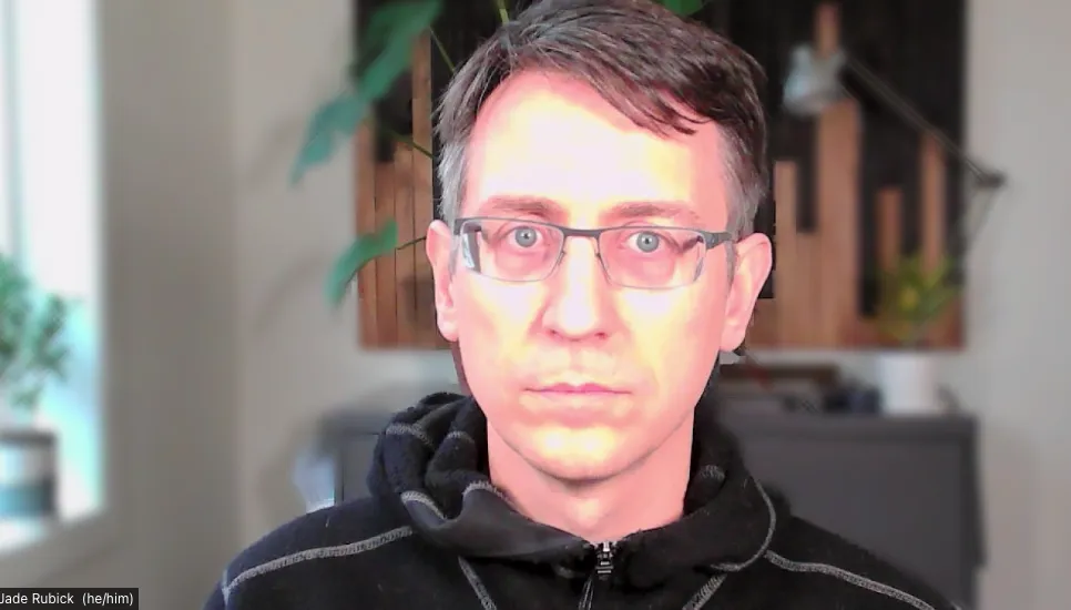 Lumina during the day, plus mode, with light