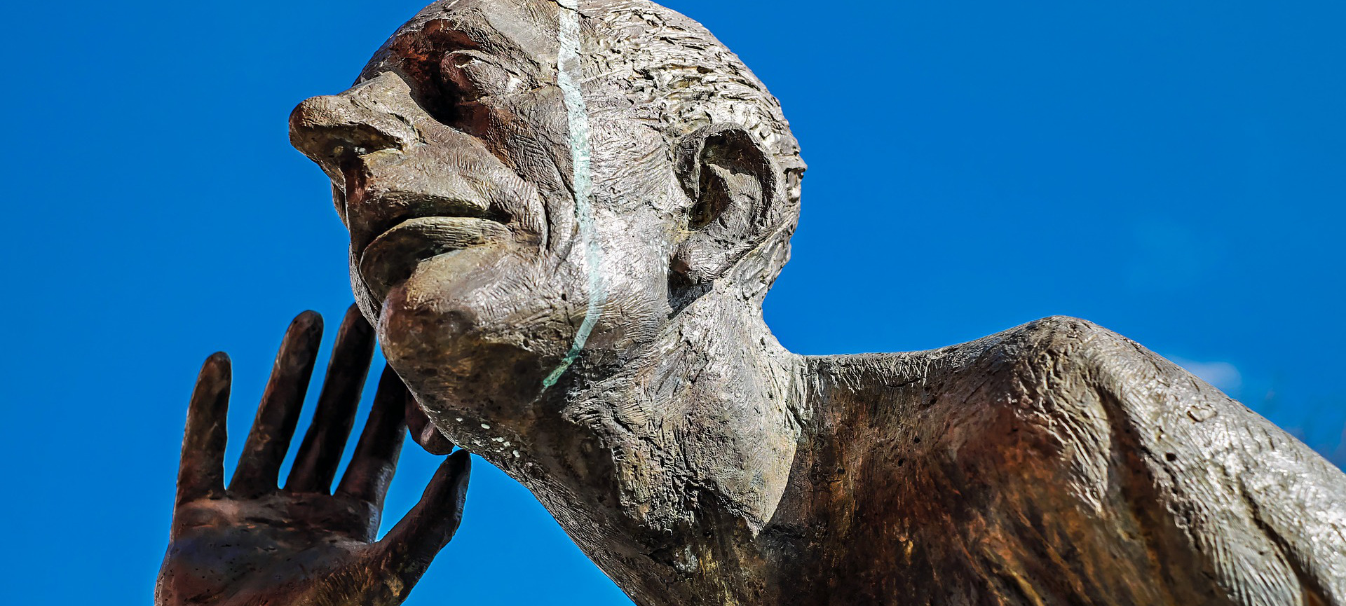 Liaison - the spy you'll love to send to other teams